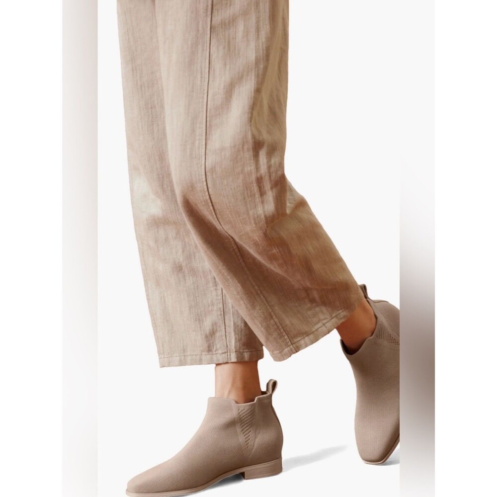 VIVAIA Ryan Slip On Chelsea Boots Warm Taupe Knit Ankle Booties US 9.5